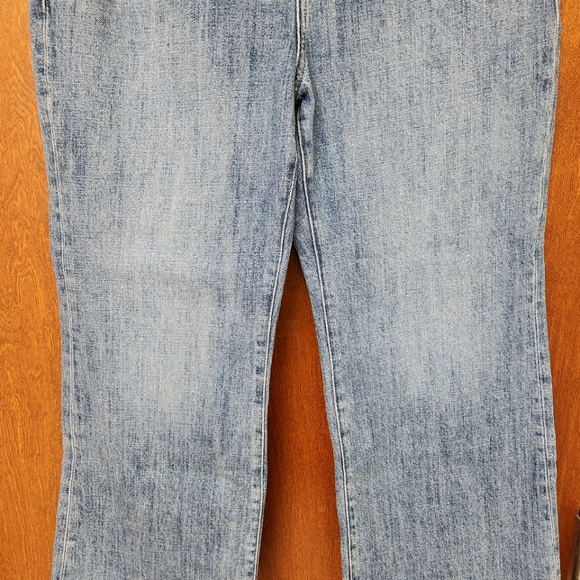J. Crew Relaxed Demi Fit Jeans Frayed Hem Women's Size 31 - Picture 3 of 13